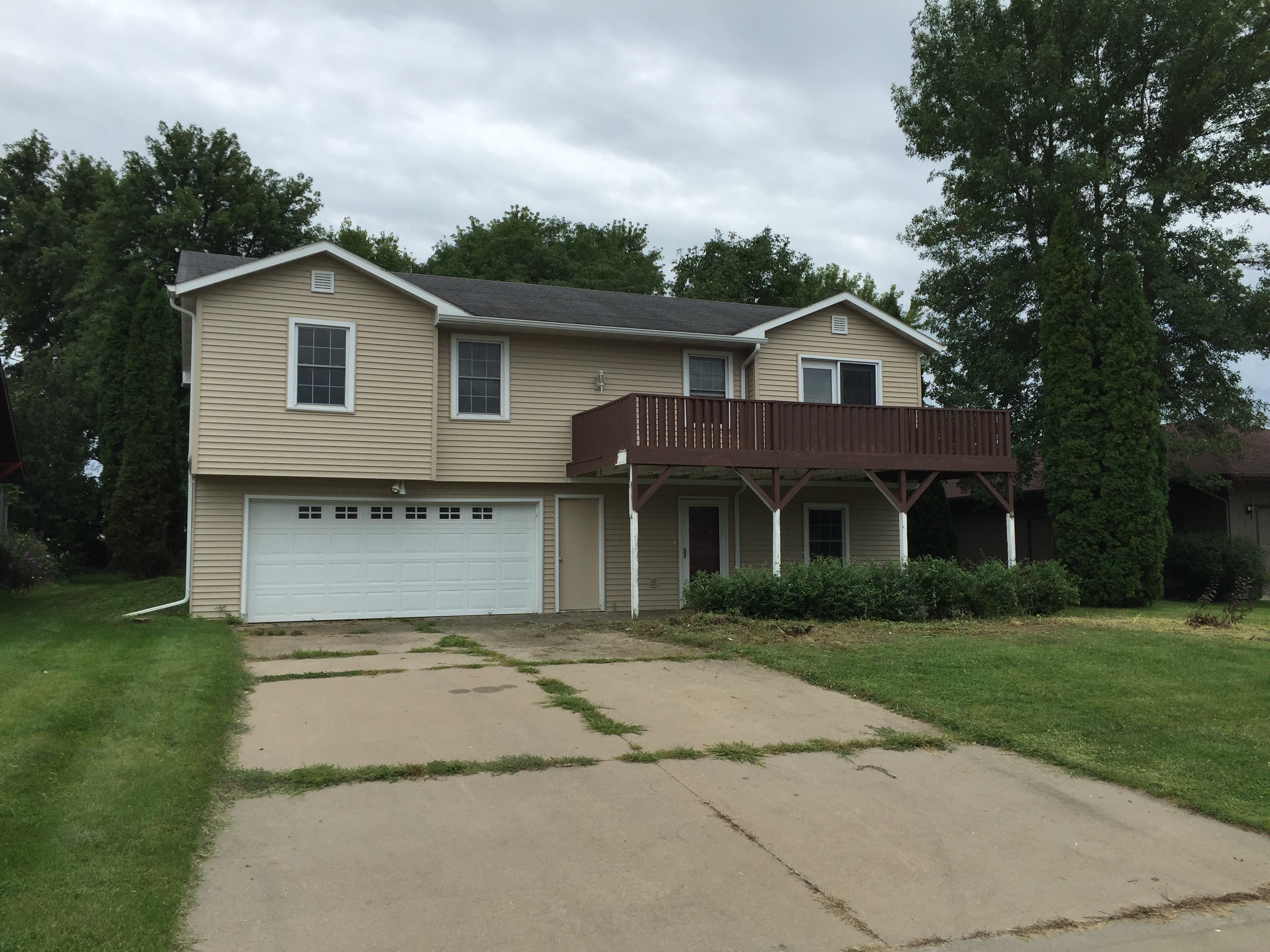 Conrad House Real Estate 105 Duesenberg SulenticFischels